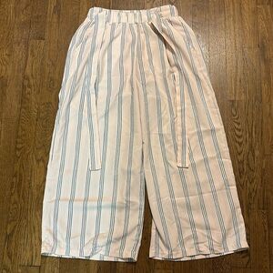 Women’s Trousers, Excellent Condition! Short Insert, Size Medium